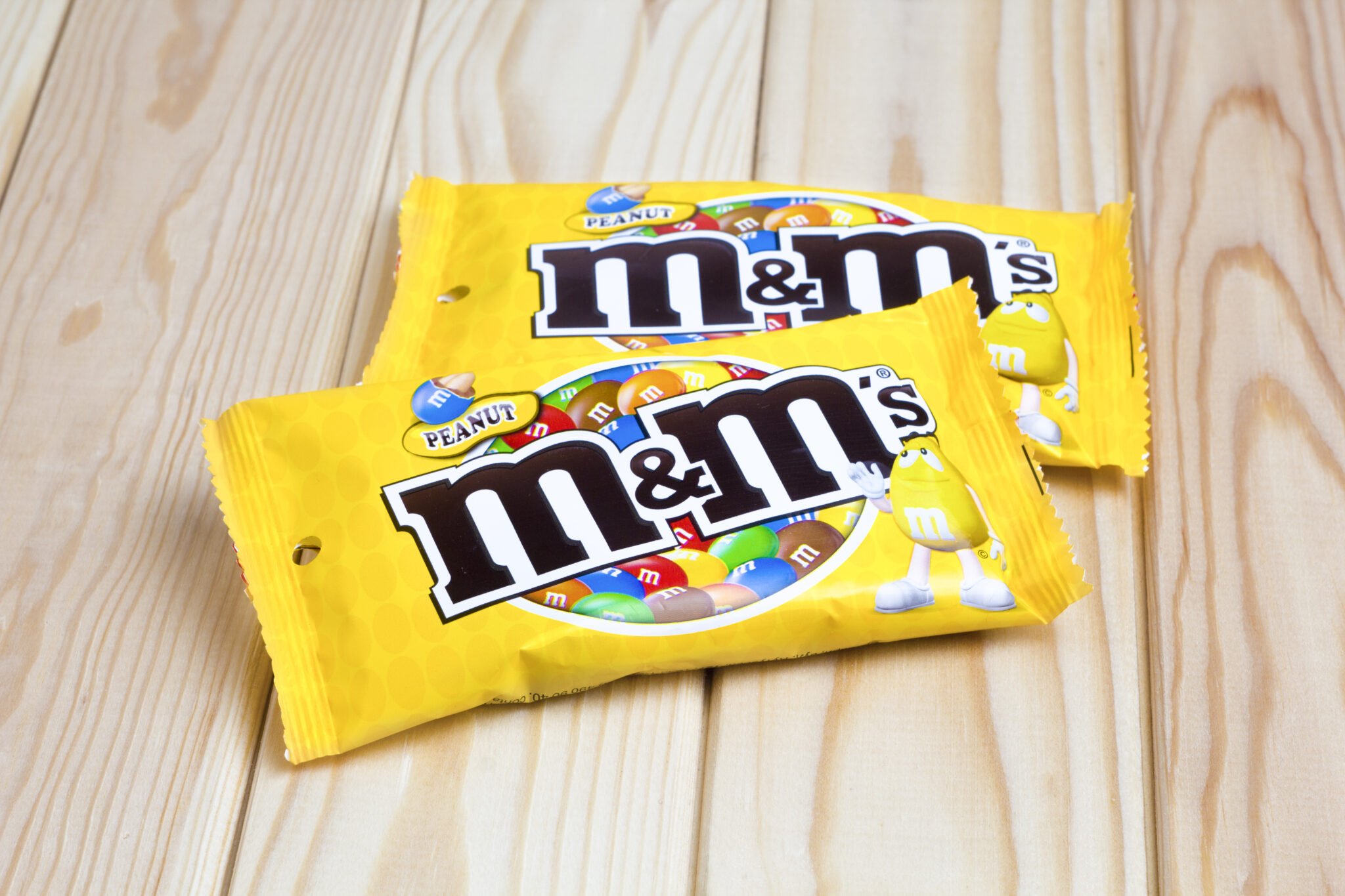 <p>Combine two delicious snacks in one gas station purchase with Peanut M&M’s. A chocolatey layer encapsulates a solid peanut for a perfect combination of the greatest candy merge of all time.</p>