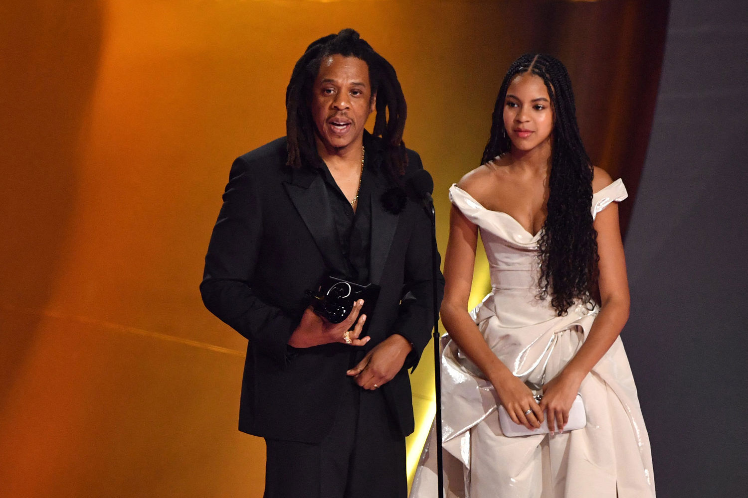 Jay Zs Grammy Speech Blasts Beyoncés Album Of The Year Snubs