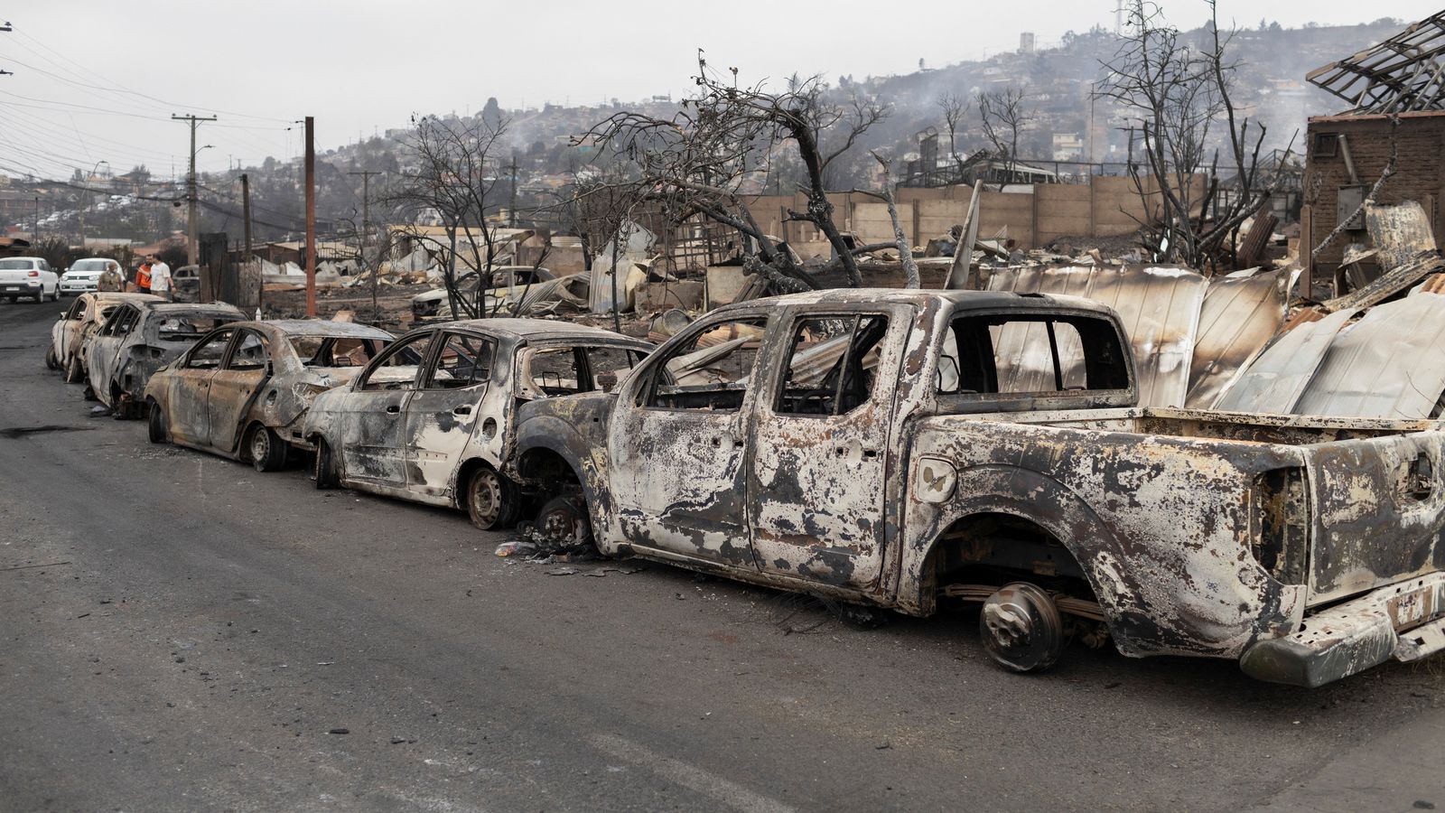 Central Chile Ravaged By Deadly Wildfires   BB1hOmer.img