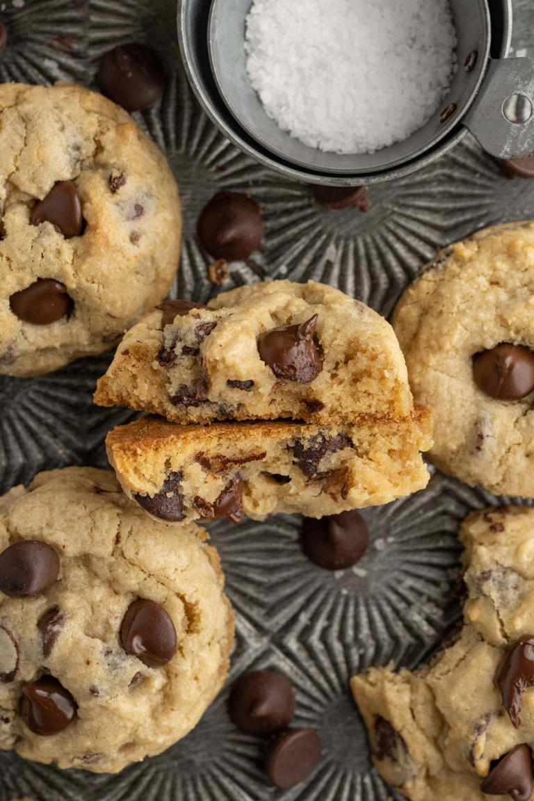 Chewy Eggless Chocolate Chip Cookies