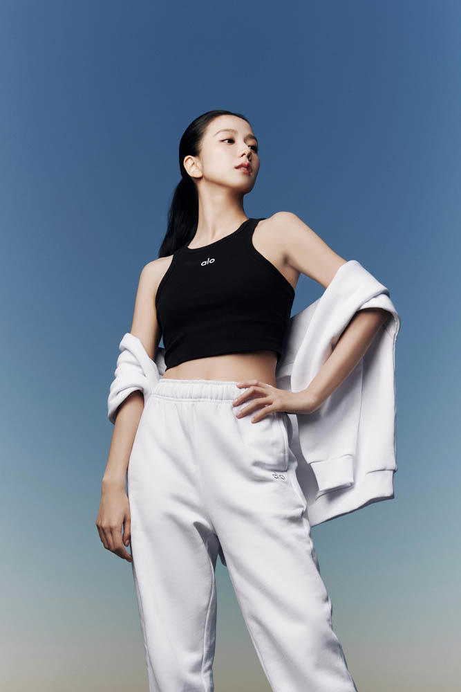 Blackpink Star Jisoo's Alo Activewear Collab Is Here - These Black and ...