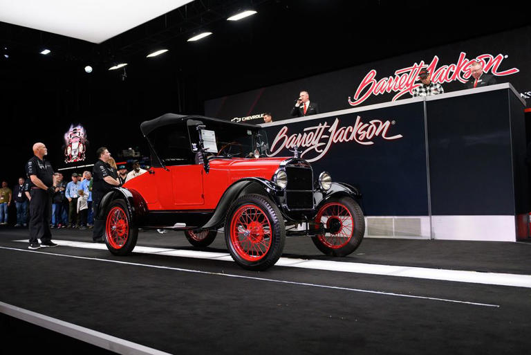 Arizona Auction Report BarrettJackson Raises the Bar Again