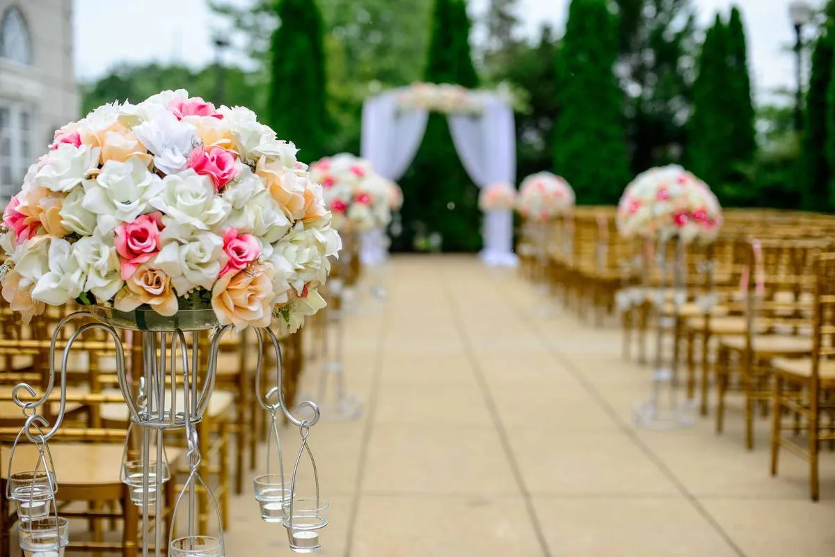 <p>Usually written into a wedding contract are the start times of the ceremony and reception. Vendors are also given the times they need to show up to the venue, such as to do the bridal party’s hair and makeup or deliver floral arrangements. </p> <p>Just as timing is critical for the bride and groom, it's also important for guests. If the ceremony starts at 4 p.m., make sure you get to the venue with ample time so your butt is parked in a chair when it begins. Likewise, it’s considered rude to leave before the newlyweds have cut the wedding cake, so if you have to leave early, be cognizant of the timing. </p>