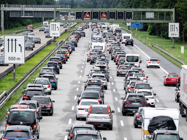 Wieder Mehr Staus Auf Den Autobahnen In Deutschland – So Lange Stecken ...