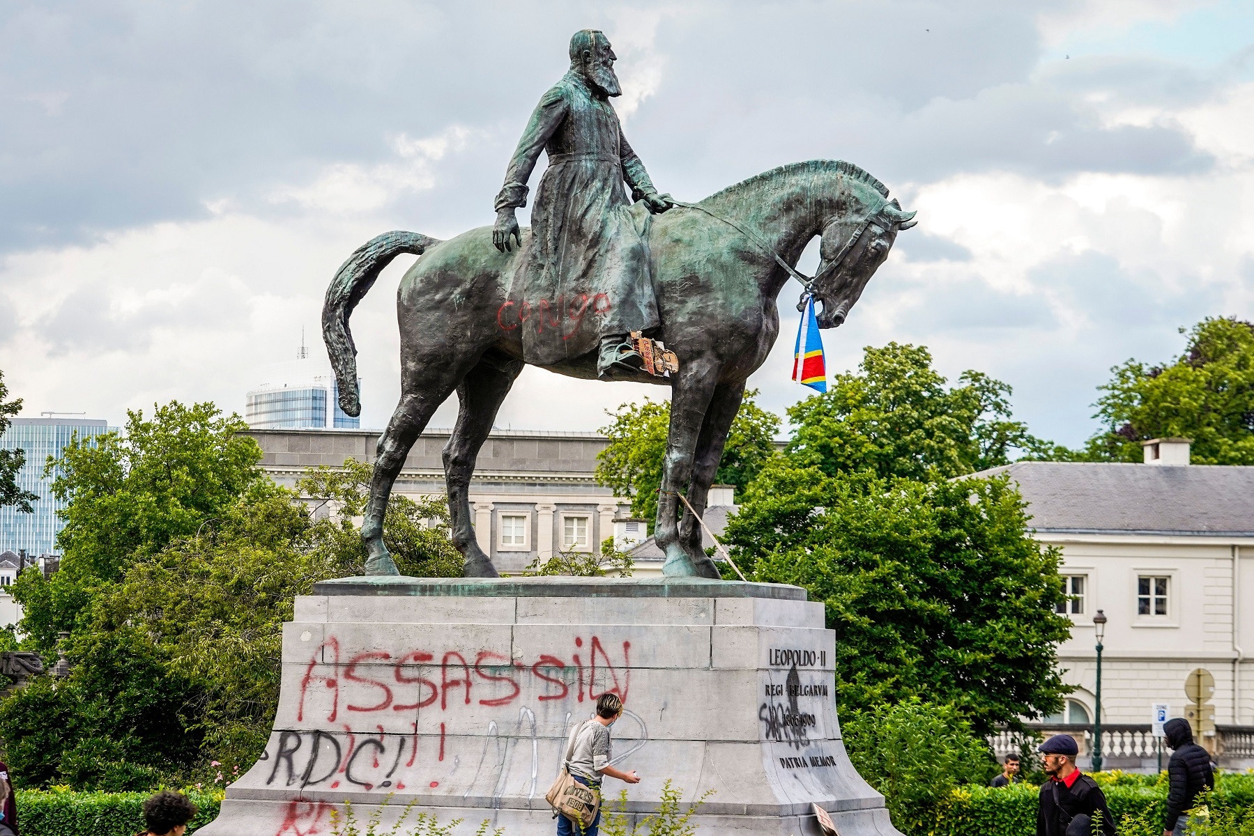 15 statues removed for the history they represent