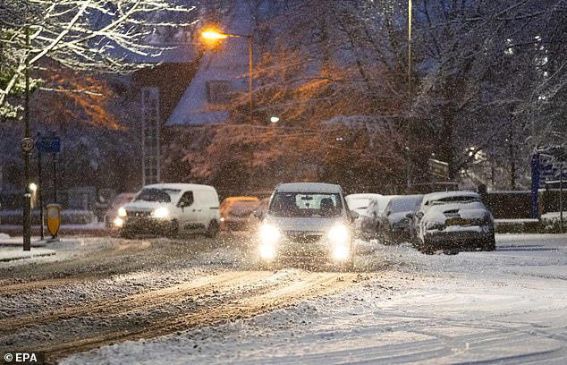 Heavy snow is forecast across in northern England over the coming days ...