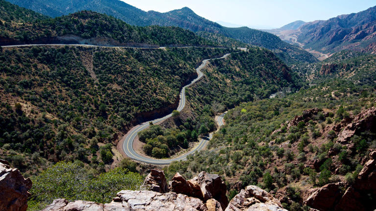 The Unique Road Trip That Shows Off This Entire Southwestern State's ...