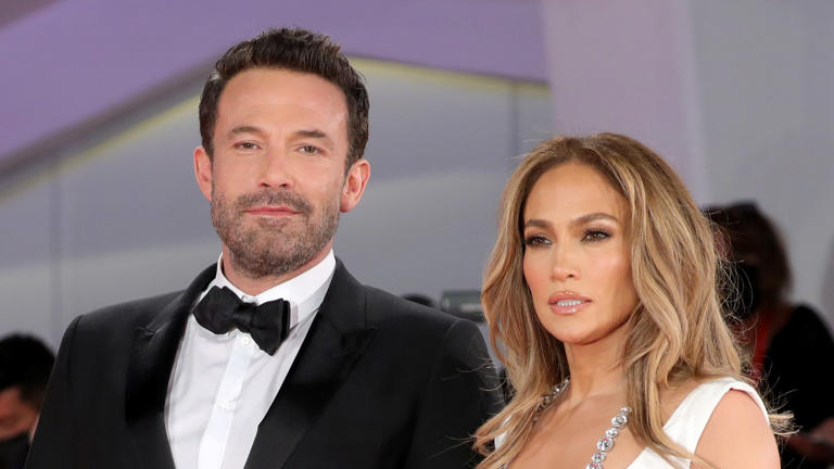 VENICE, ITALY - SEPTEMBER 10: Ben Affleck and Jennifer Lopez attend the red carpet of the movie "The Last Duel" during the 78th Venice International Film Festival on September 10, 2021 in Venice, Italy. (Photo by Vittorio Zunino Celotto/Getty Images)