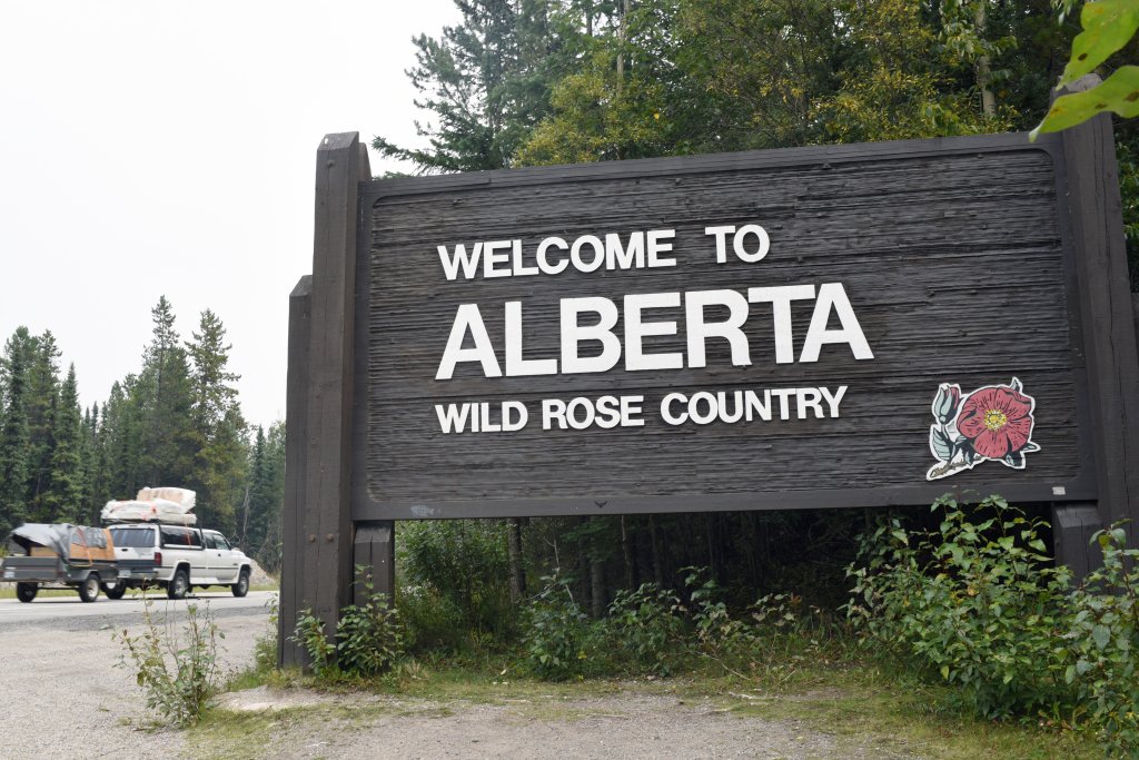 why are all your friends moving to alberta? new report has some ideas
