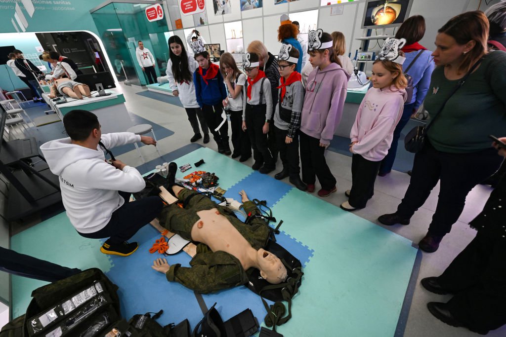 how to, russian children to be taught how to survive nuclear attack