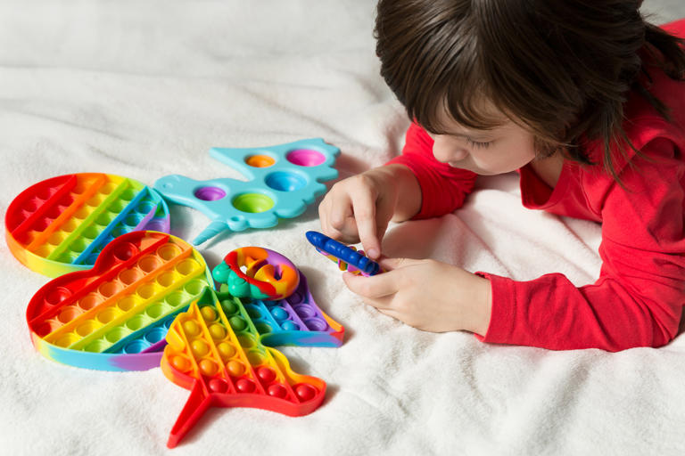 20 Indoor Toddler Activities That Require Little to No Clean Up