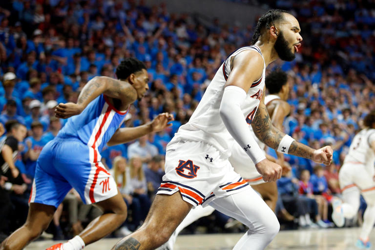 What The Win Over Alabama Loss To Florida Did To Auburn Basketballs Ranking In Ap Poll 0582