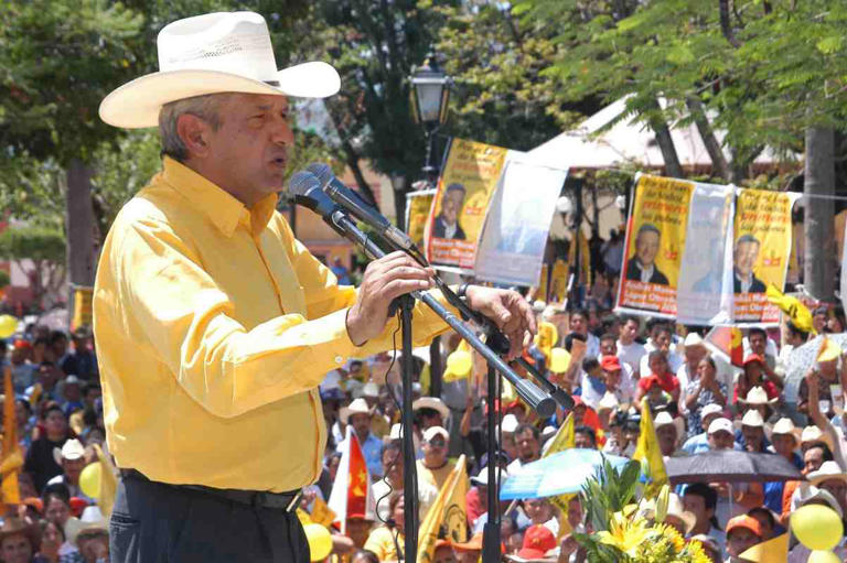 AMLO durante su campaña en 2006. | Foto: Archivo/Cuartoscuro|AMLO durante su campaña en 2006. | Foto: Archivo/Cuartoscuro