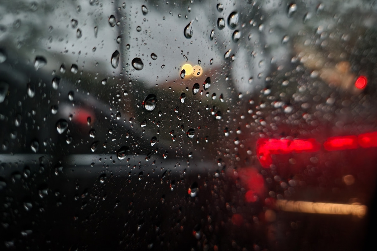 cuaca di malang hari ini, kota sore dan malam gerimis, kabupaten hujan lebat