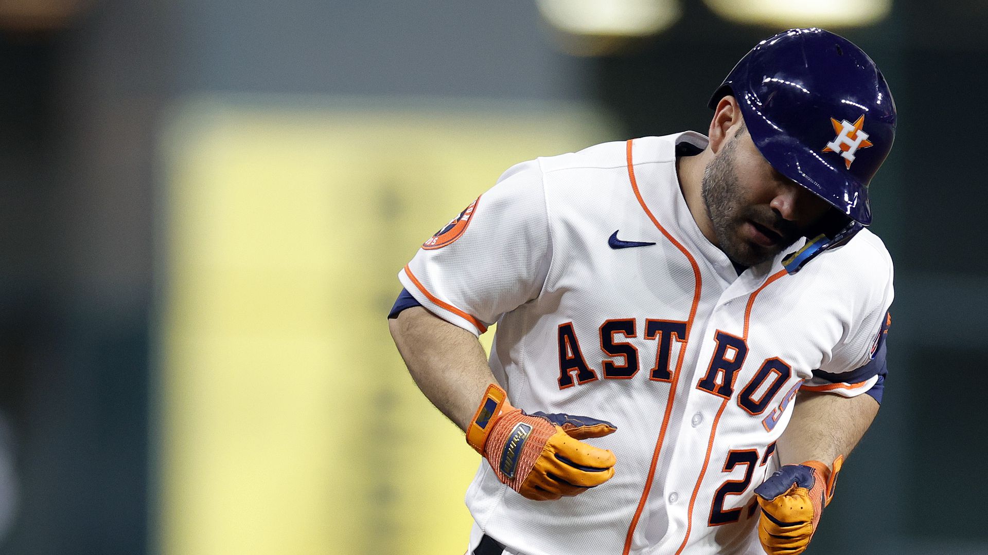 Altuve, Astros Agree To Contract Extension