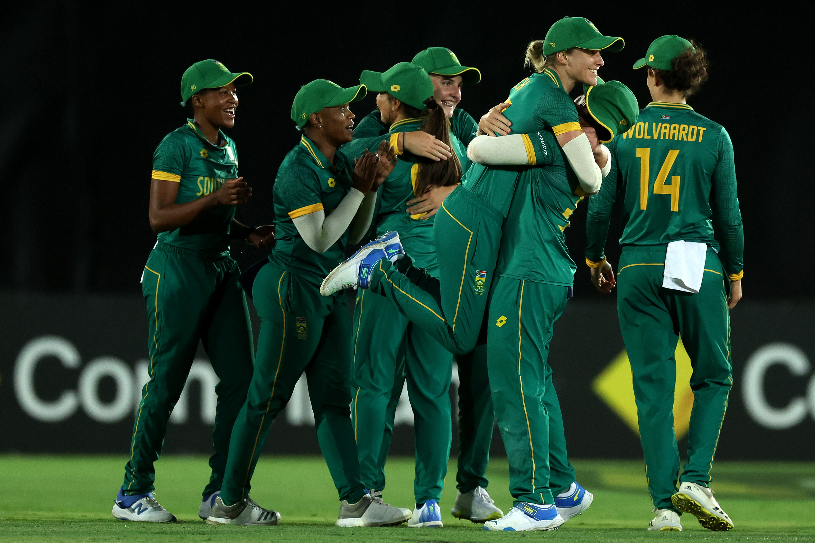 aussies rocked by 'magnificent' history-making proteas