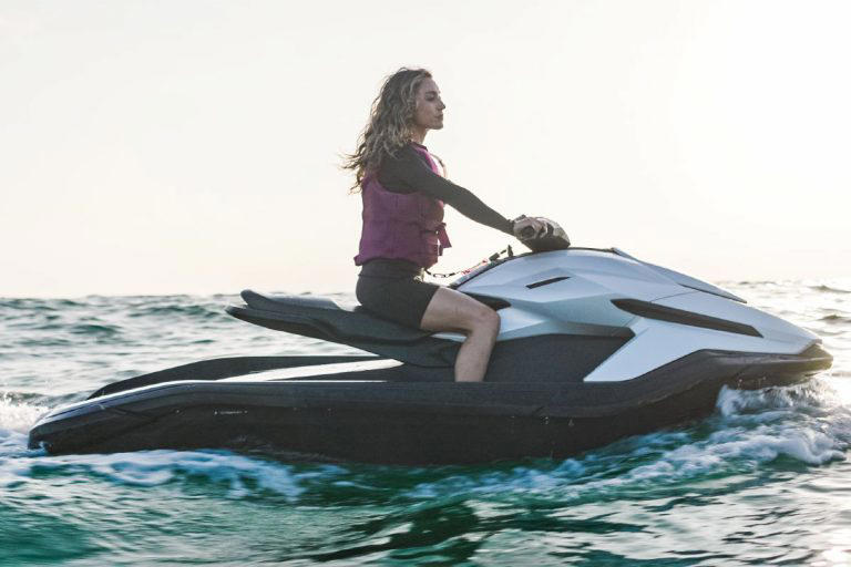 Orca, primeira moto aquática elétrica do mundo, chega ao Brasil por R$ 149.900
