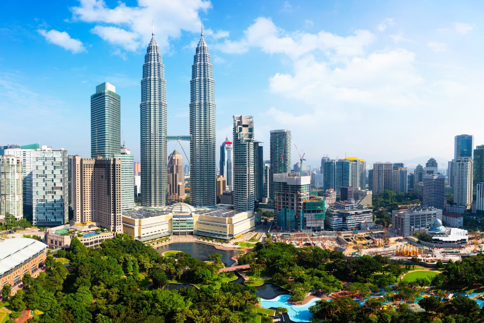 <p>An underrated Asian destination, with some of the best food in the world, friendly people, and a high number of English speakers, Malaysia is an excellent, if overlooked, option for U.S. citizens seeking a long or short-term base in Southeast Asia.</p>