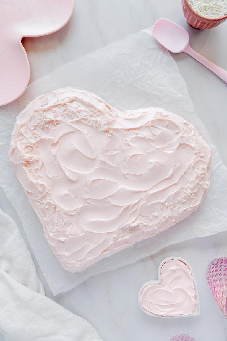 How to Make a HeartShaped Cake without a Heart Pan