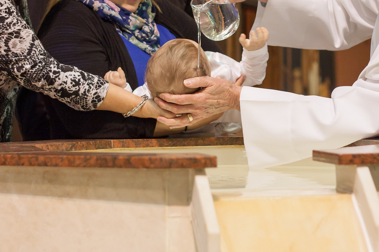 kościół stawia kolejne warunki rodzicom chrzestnym. kandydatom do tej roli będzie jeszcze trudniej?