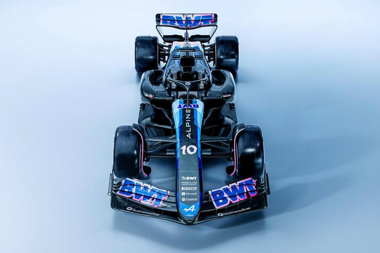 alpine-takes-covers-off-2024-a524-f1-car