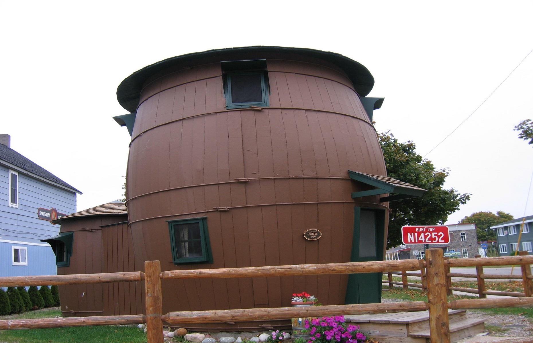 The 14 most bizarre homes in the US