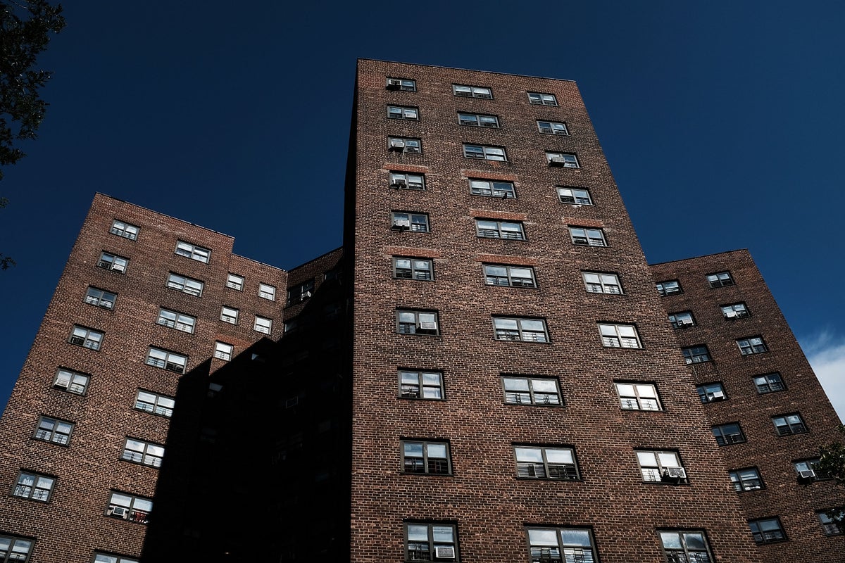 Dozens Of New York Housing Employees Arrested On Extortion Charges Over   BB1hWKQ4.img