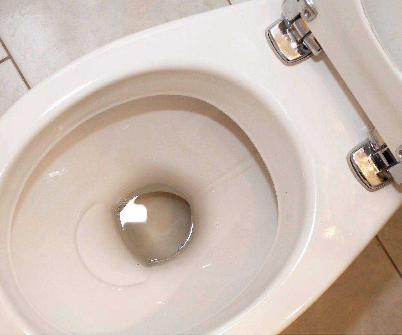 Easy and ecofriendly method to clean your toilet without scrubbing