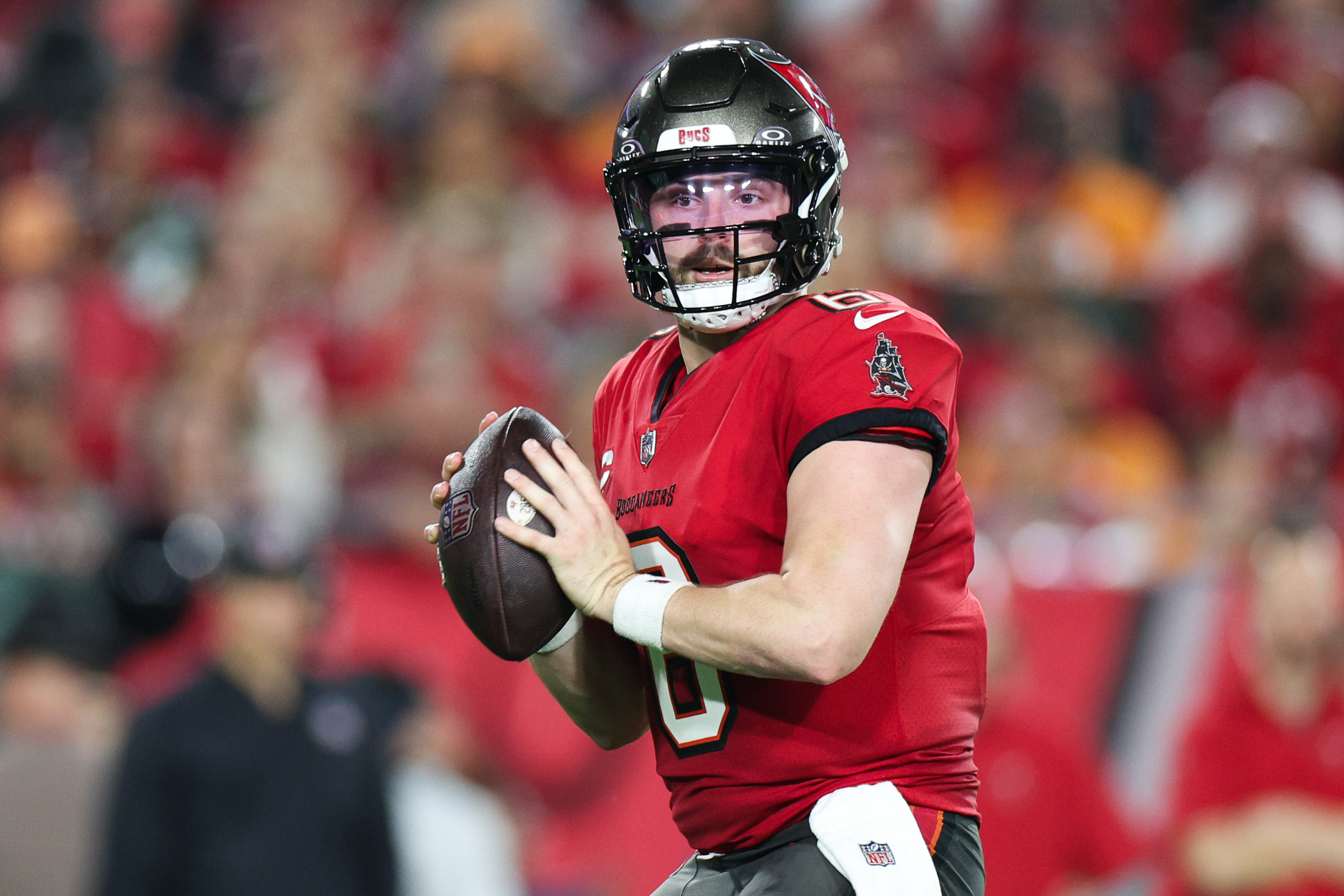 why buccaneers have 'upper hand' to re-sign qb baker mayfield