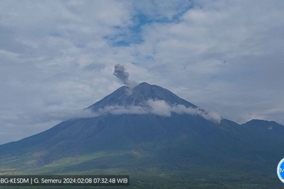 Gunung Semeru 2 Kali Erupsi, Letusannya Setinggi 600-800 Meter