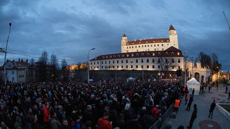 Thousands Protest In Slovakia Claiming Government Is Softening On   BB1hXMDT.img