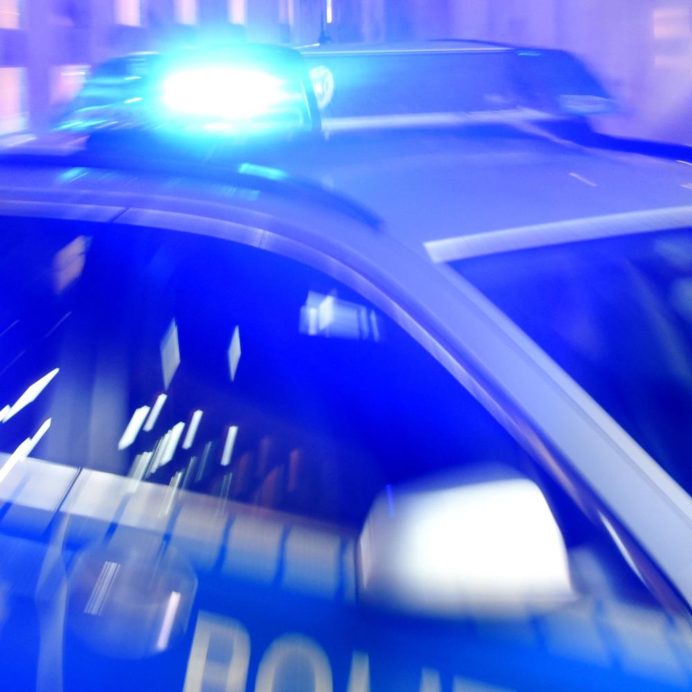 Mordkommission Ermittelt: Jugendliche Werfen Schranktür Aus Hochhaus In ...