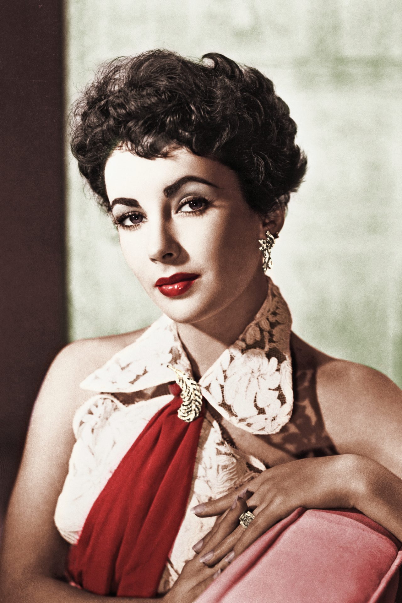 Kim Kardashian va produire une docusérie sur son idole, Elizabeth Taylor