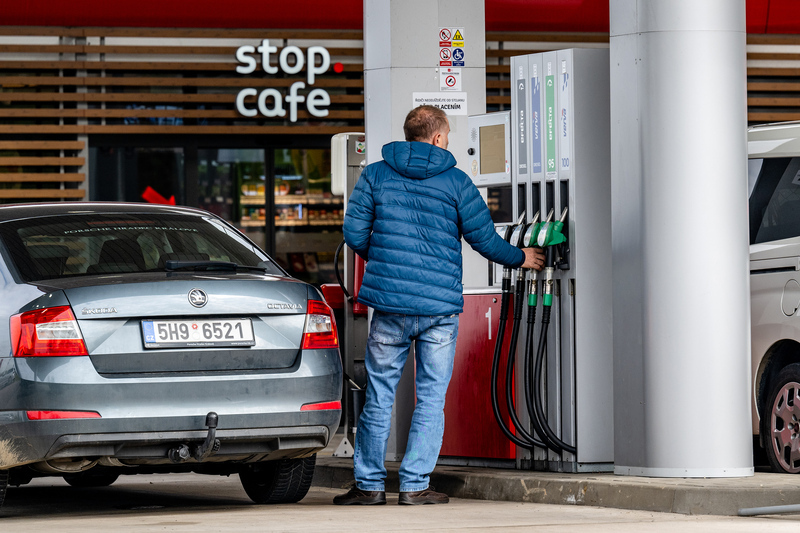 paliva v česku od minulého týdne zdražila, stojí nejvíc od půlky listopadu