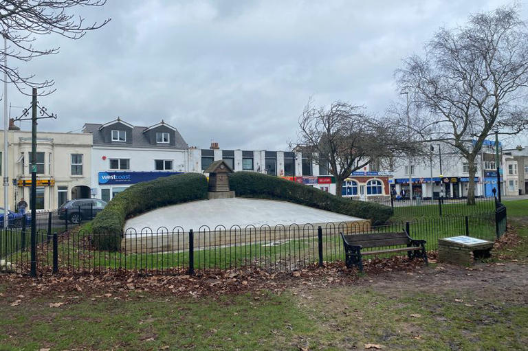 Restoration works on Weston-super-Mare's historic floral clock begins