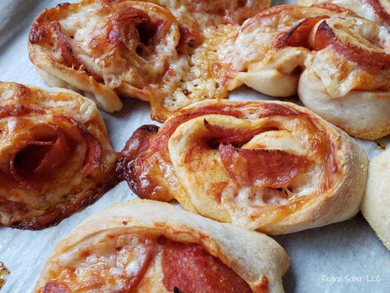 Simple Homemade Pizza Rolls