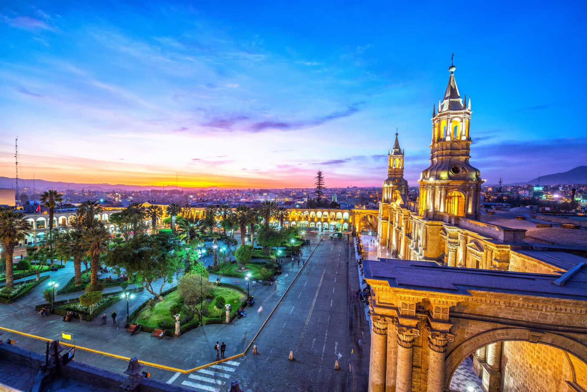 Wander Arequipa's UNESCO-protected historic center and be transported back to the mid-1500s, a colonial era characterized by a fascinating blend of indigenous and European architecture.