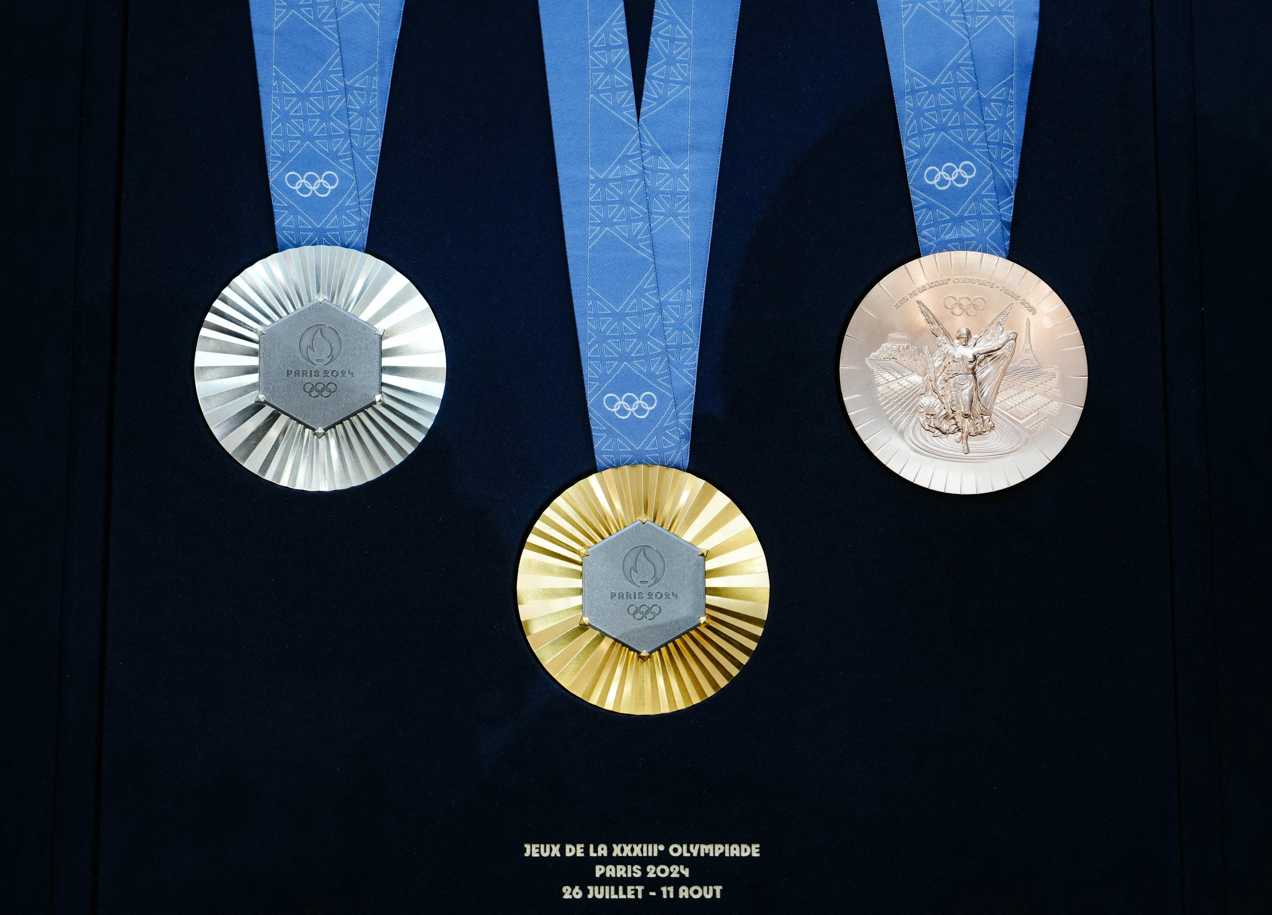 Medals For 2024 Paris Olympics To Feature Piece Of Original Iron From   BB1hYhBw.img