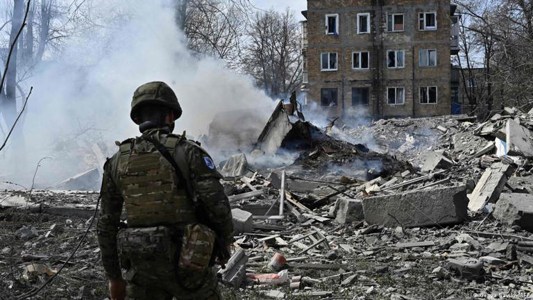 Ukraine Updates — Mayor Of Frontline Town Of Avdiivka Says Russian 