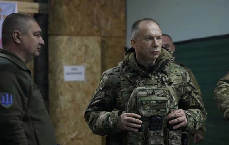 Ukrainian general visits Bakhmut and makes series of decisions: What's ...