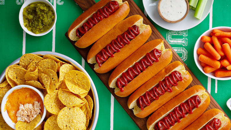 The Best Food Deals To Score For Super Bowl 2024   BB1hYolM.img