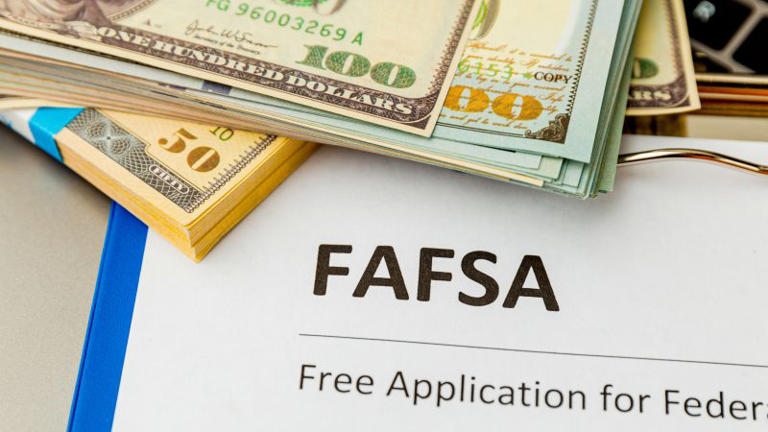 New law mandates graduating seniors apply to FAFSA or opt out