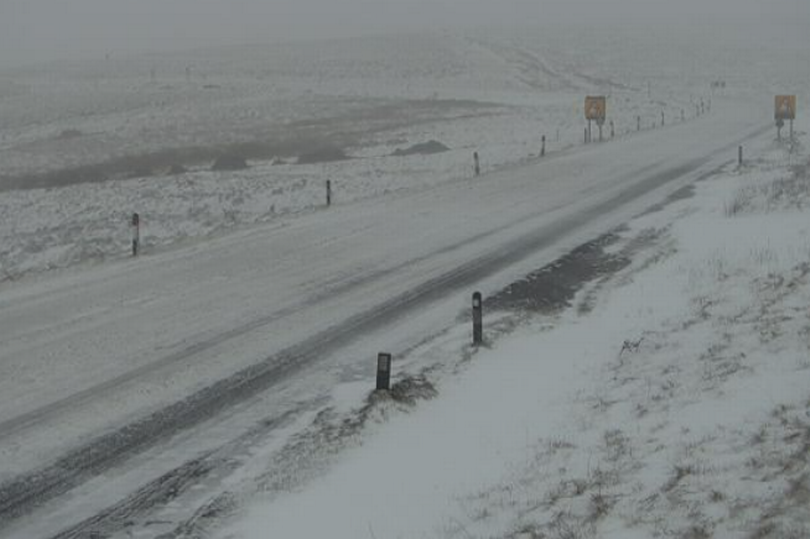 full list of derbyshire roads closed due to snow this afternoon