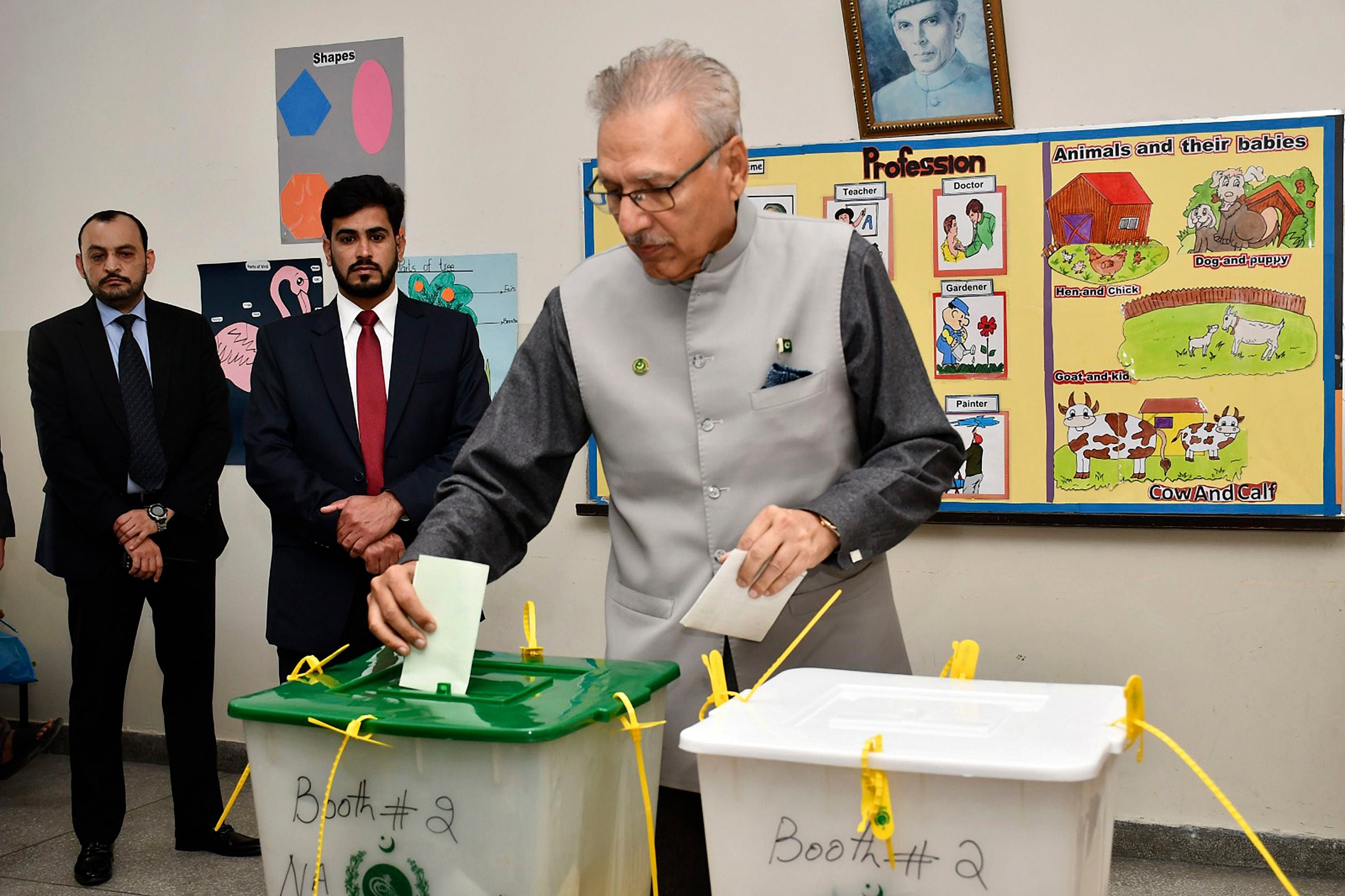 pakistan's army chief calls for unity after inconclusive election