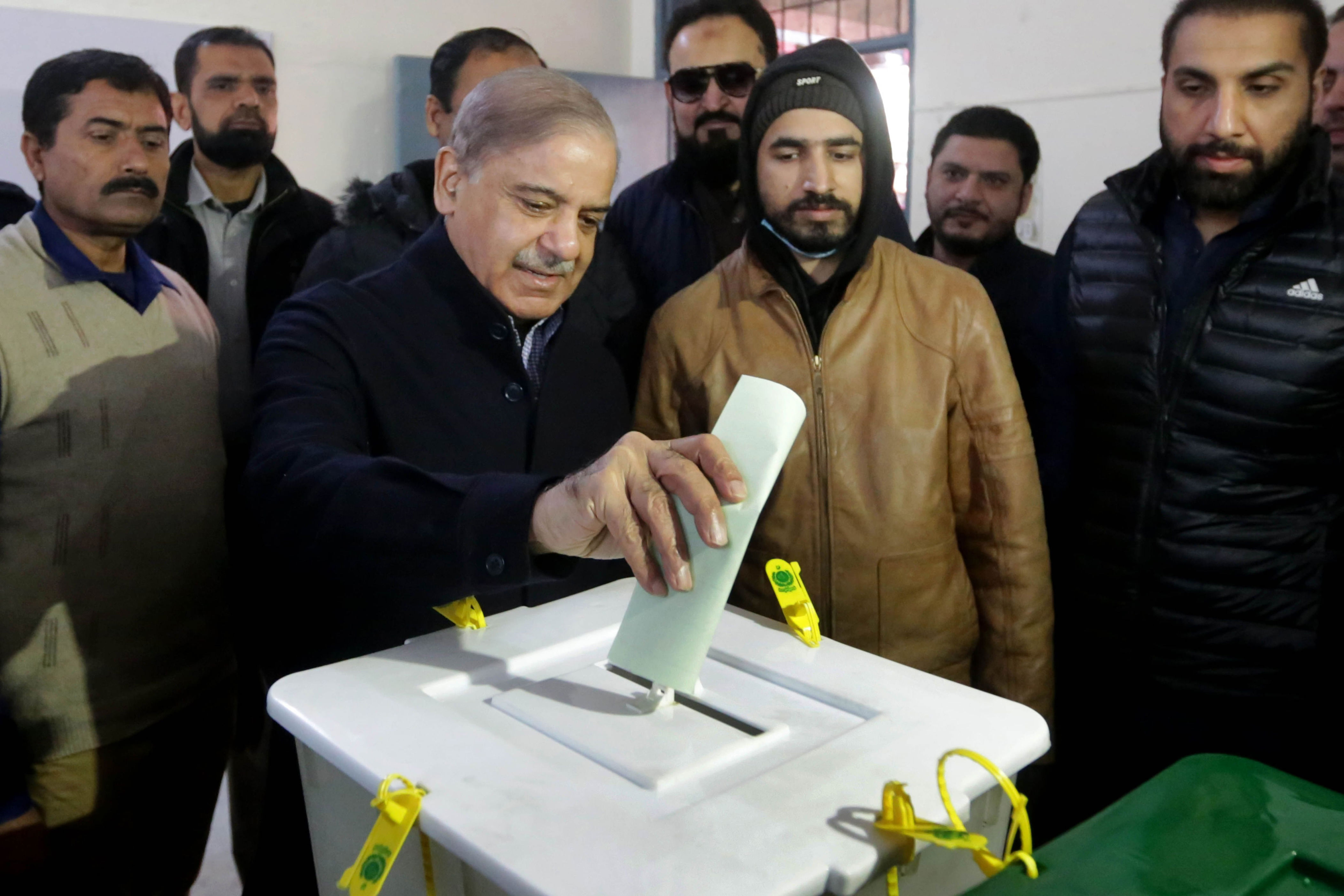 pakistan's army chief calls for unity after inconclusive election