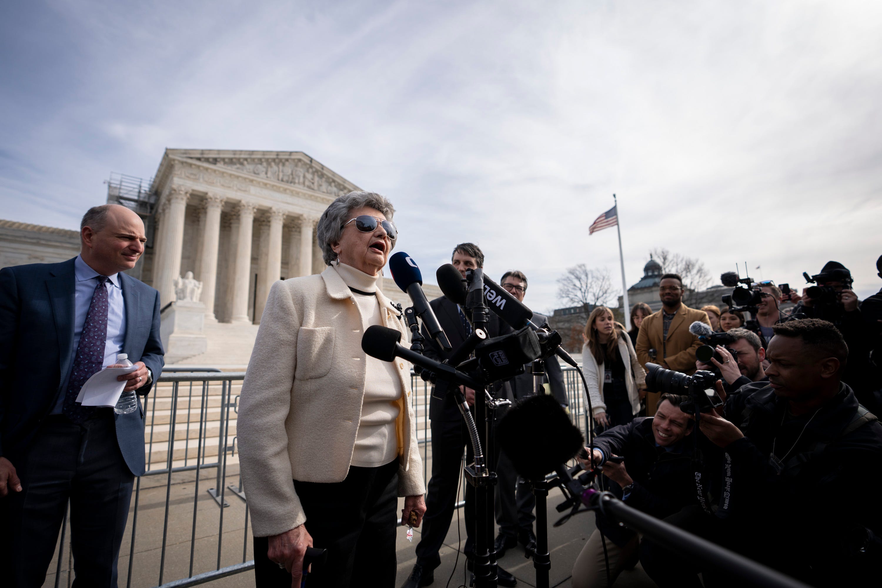 Trump Hearing At Supreme Court: Updates On Oral Arguments In 14th ...