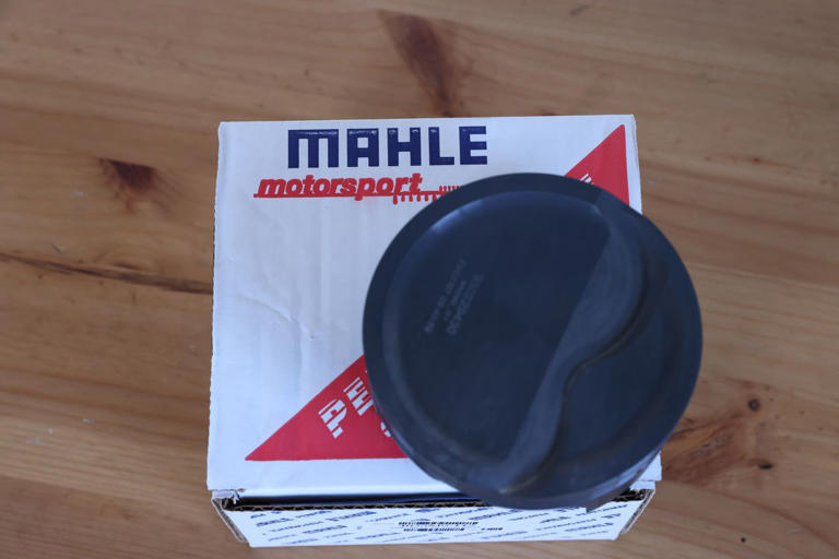 Vintage Engines Get A Dose Of 21st Century Piston Engineering With Mahle