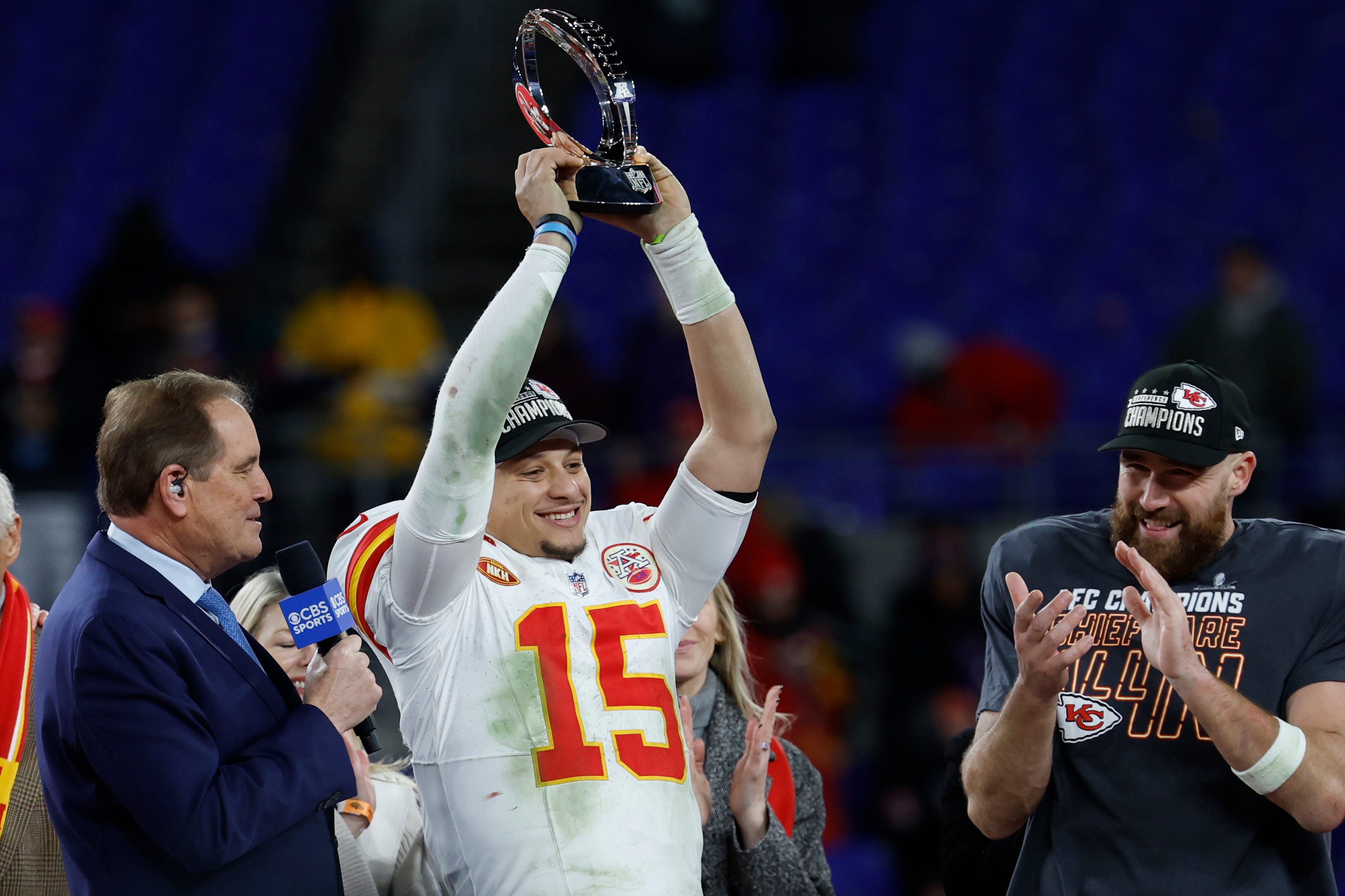 Patrick Mahomes Net Worth: Salary, Contract Info For Chiefs QB, NFL's ...