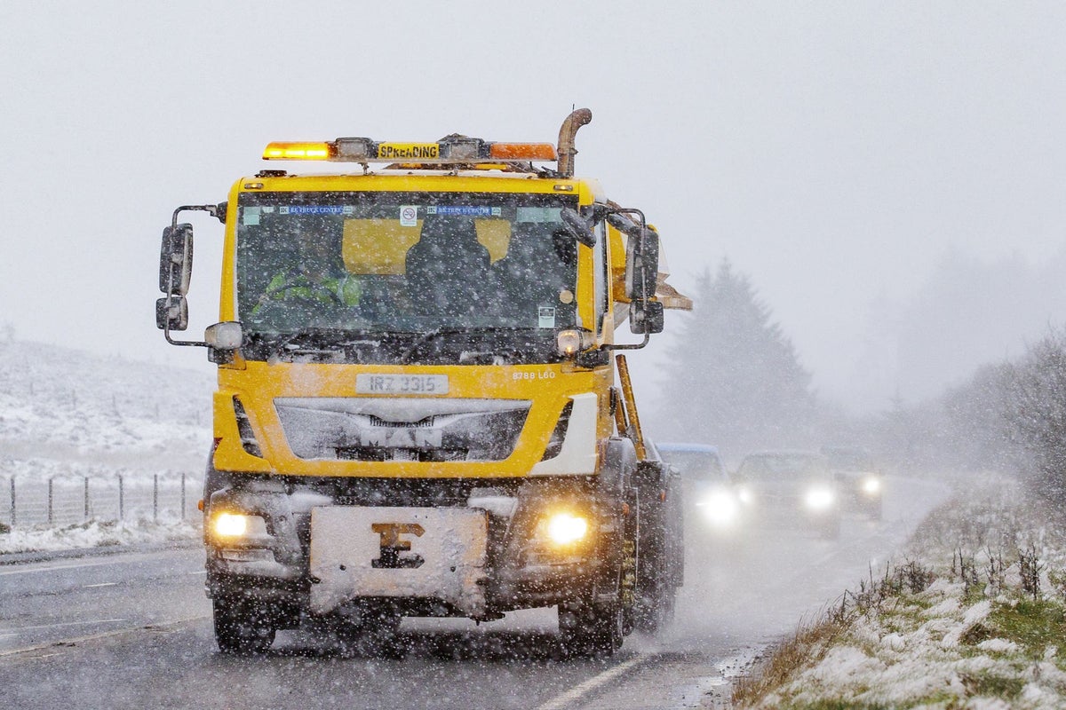 Icy Weather In Northern Ireland Threatens To Disrupt Travel   BB1hZthR.img