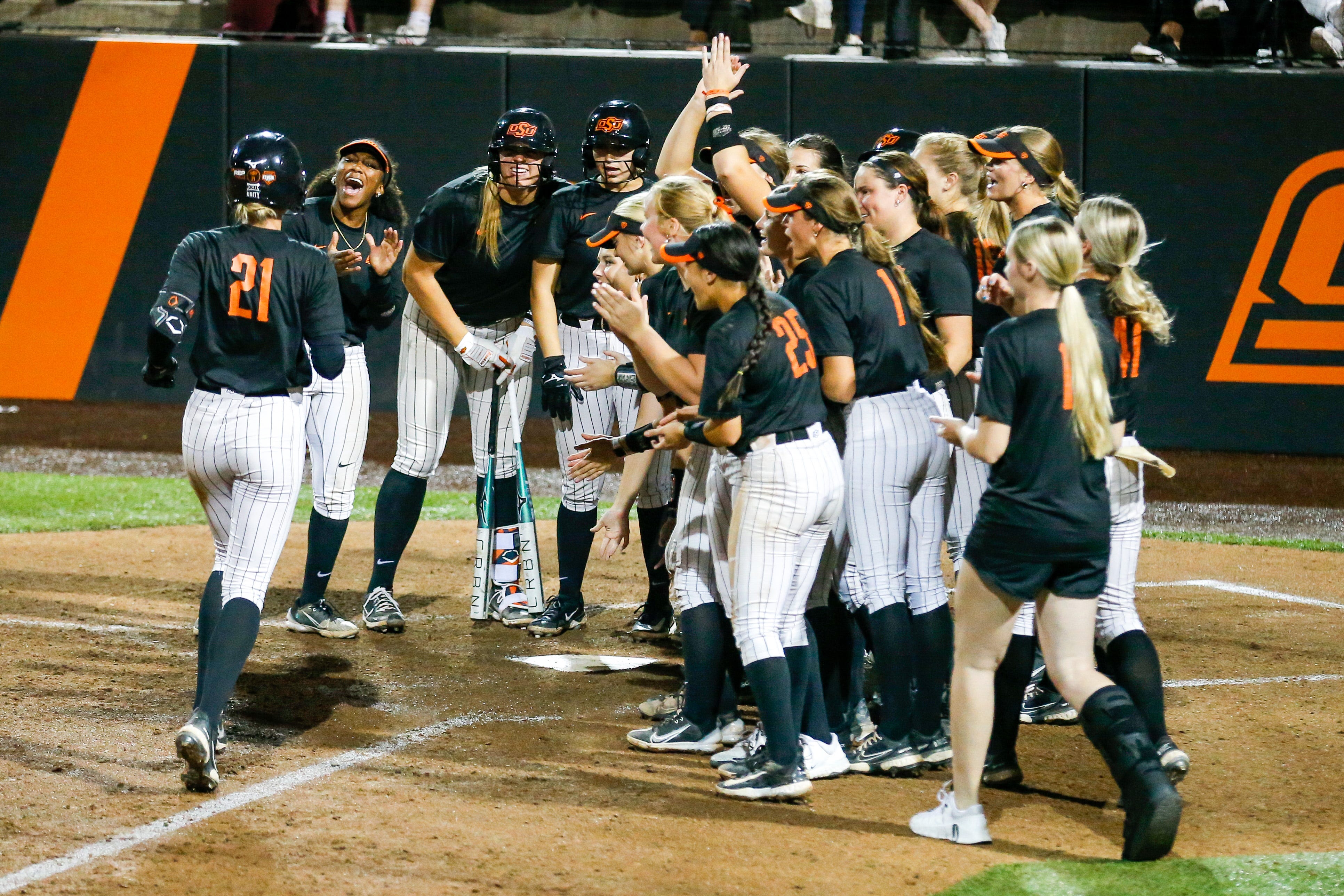 Get To Know 2024 Oklahoma State Softball Team Roster Schedule For OSU   BB1hZvB4.img